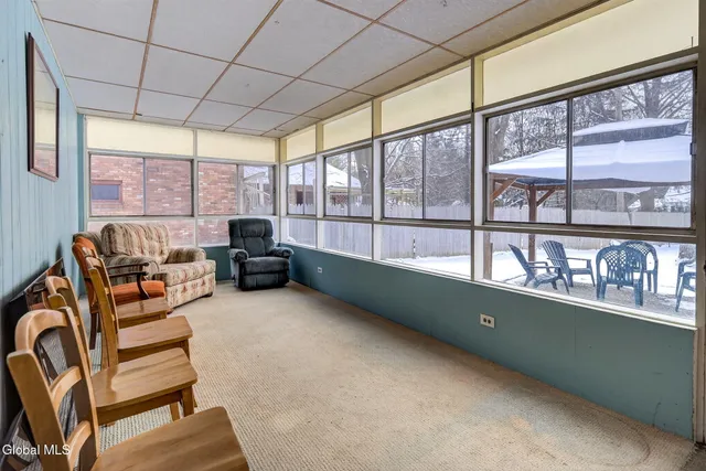 $425,000 | 18 Shady Lane, Guilderland, NY 12203