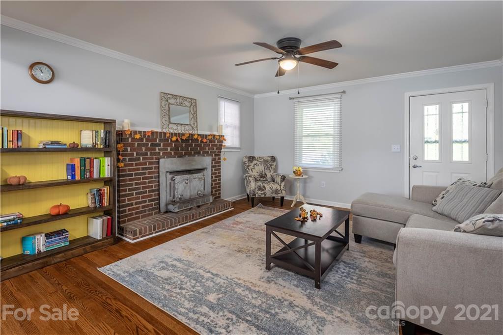 4562 Rocky Road Lenoir, NC 28645 - Photo 3 of 27 Gallery Image 3