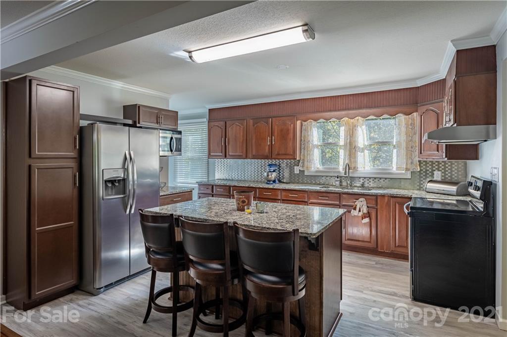 4562 Rocky Road Lenoir, NC 28645 - Photo 5 of 27 Gallery Image 5