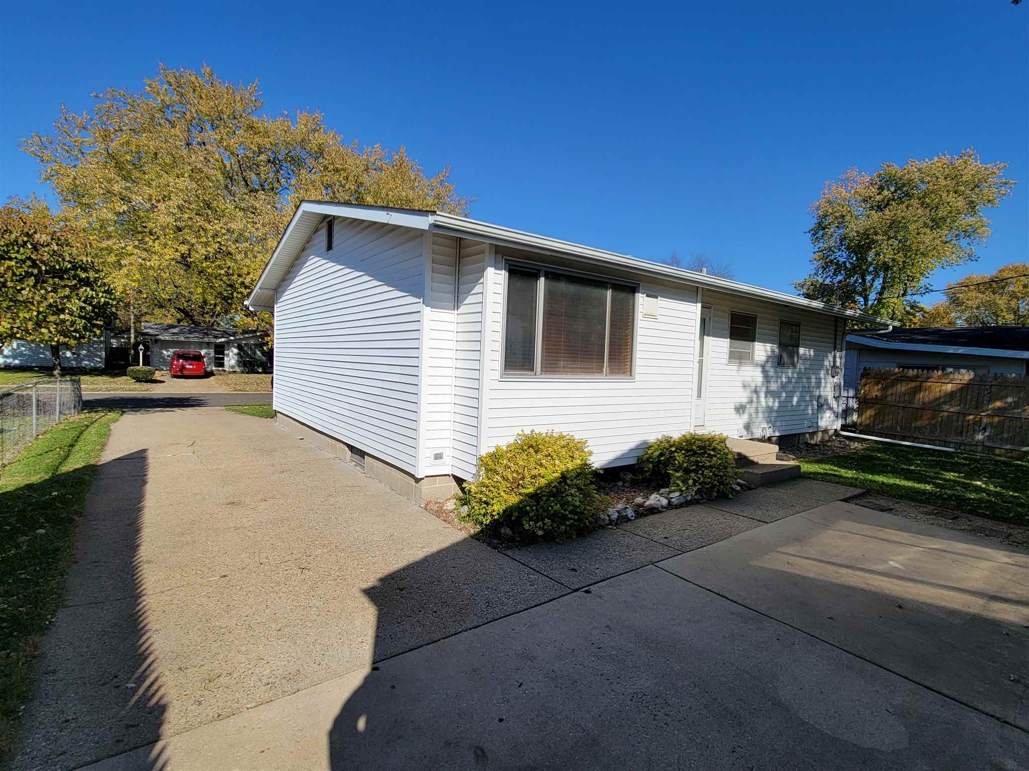 2204 Ramsey Road Springfield, IL 62702 - Photo 3 of 22