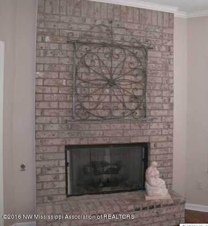 3297 Veazey Road Senatobia, MS 38668 - Photo 4 of 34 veazey fireplace