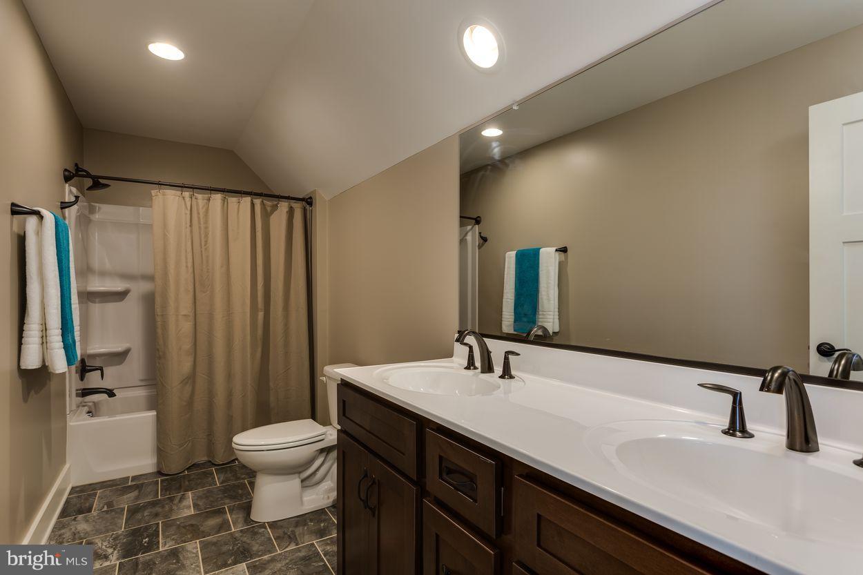 13884 Supinlick Road Broadway, VA 22815 - Photo 17 of 29 Full Bathroom
