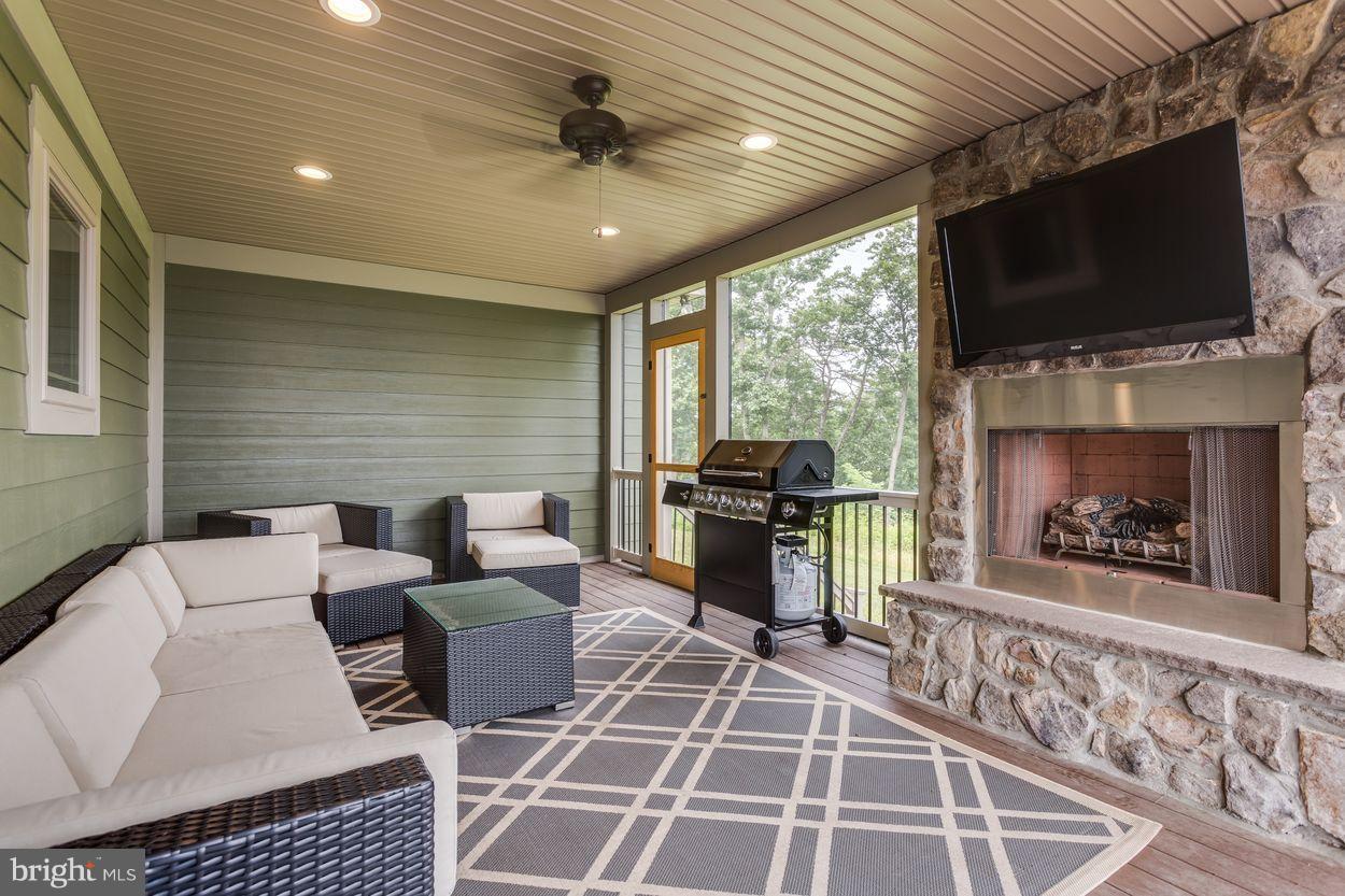 13884 Supinlick Road Broadway, VA 22815 - Photo 9 of 29 Screened Porch