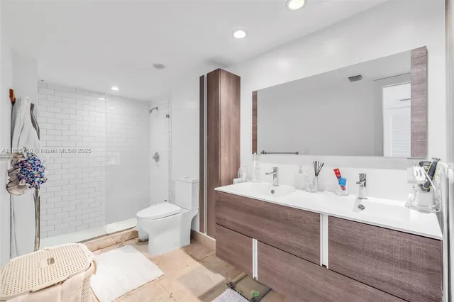 $1,295,000 | 11 Island Avenue, Unit 411, Miami Beach, FL 33139