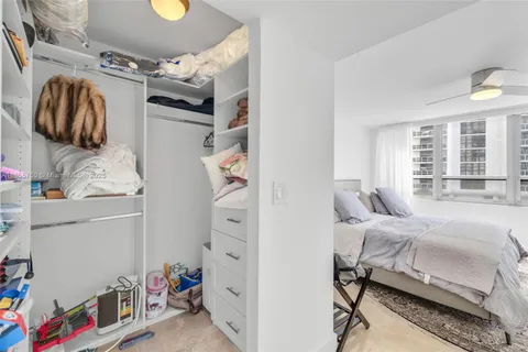 $1,325,000 | 11 Island Avenue, Unit 411, Miami Beach, FL 33139