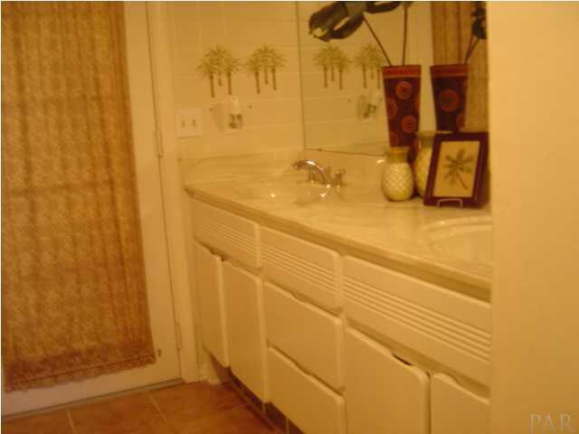 533 Turnberry Road Cantonment, FL 32533 - Photo 17 of 24 Master Bath