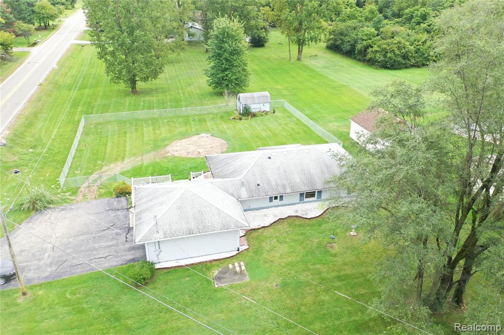 5252 Center Road Flint, MI 48506 - Photo 38 of 40