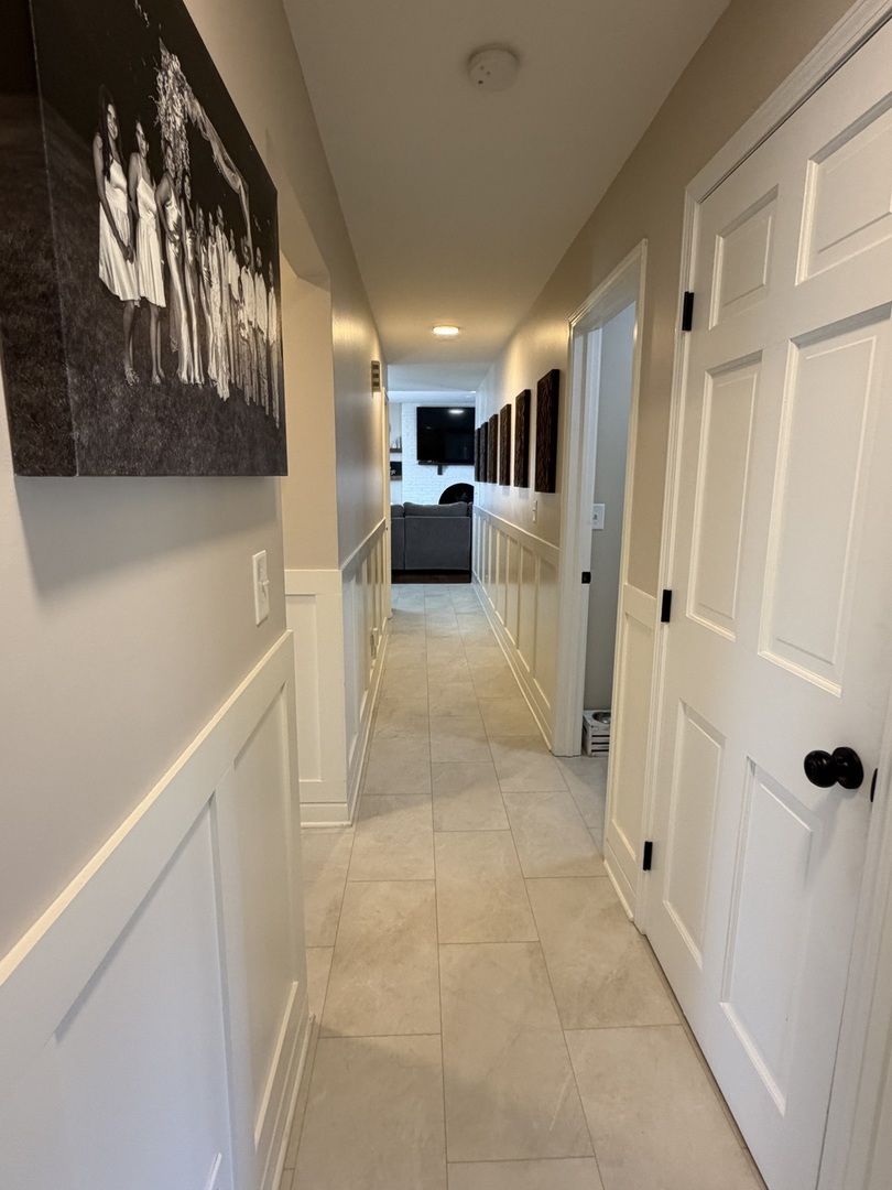 17245 County Line Road Plainfield, IL 60586 - Photo 19 of 45 a view of a hallway