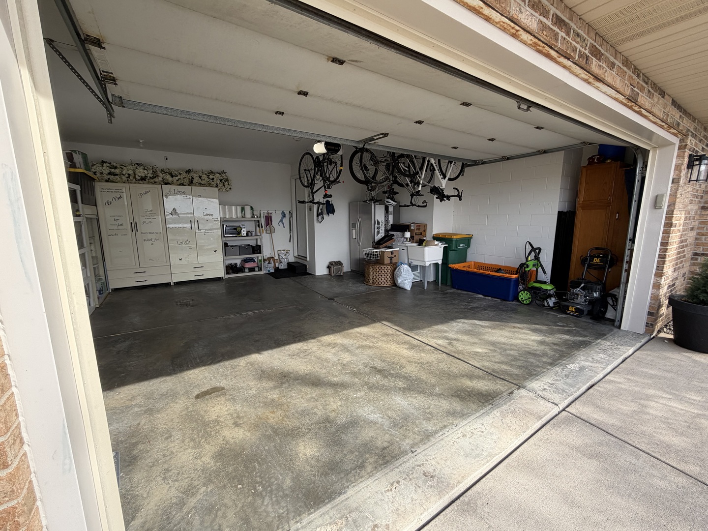 17245 County Line Road Plainfield, IL 60586 - Photo 44 of 45 a view of a room with gym equipment
