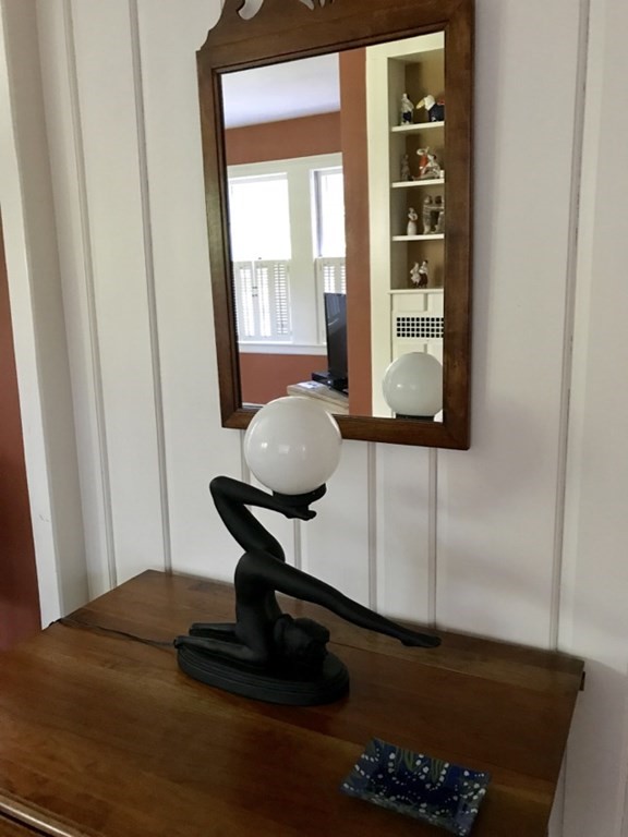 21 William Street Tisbury, MA 02568 - Photo 18 of 27 a room with furniture and window