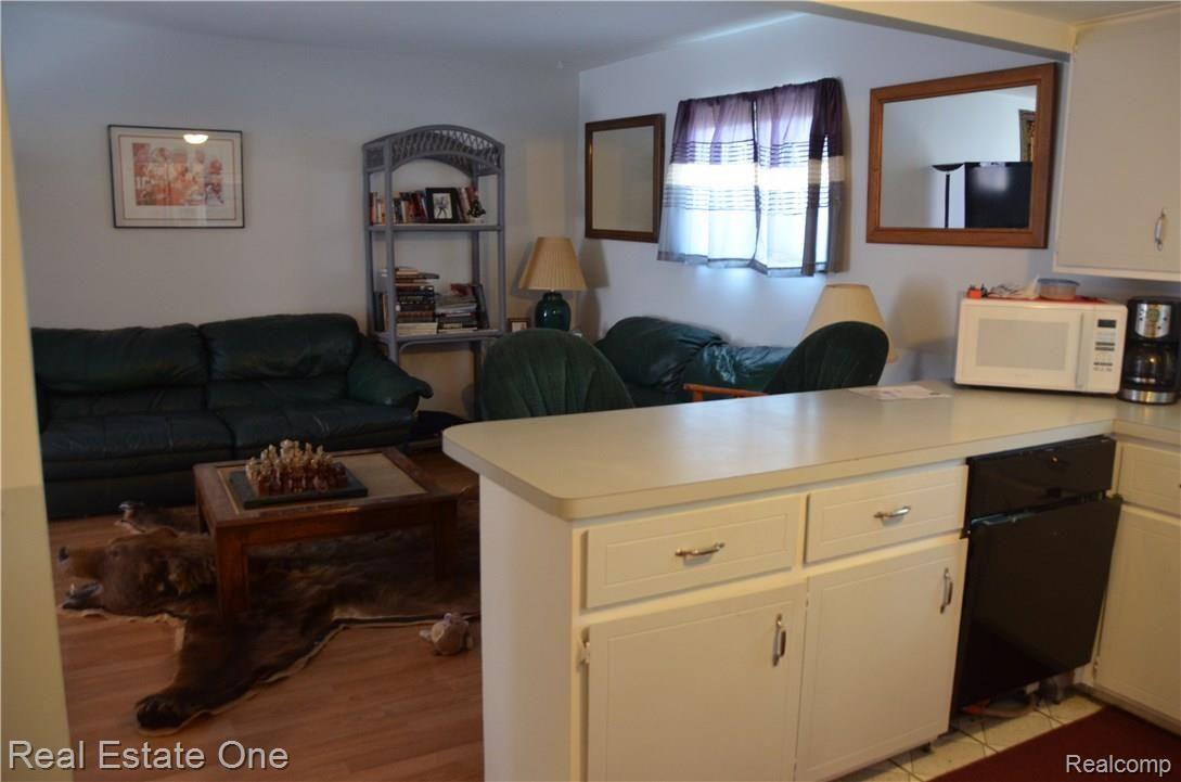 1301 Rochester Road Leonard, MI 48367 - Photo 13 of 26 12.JPG