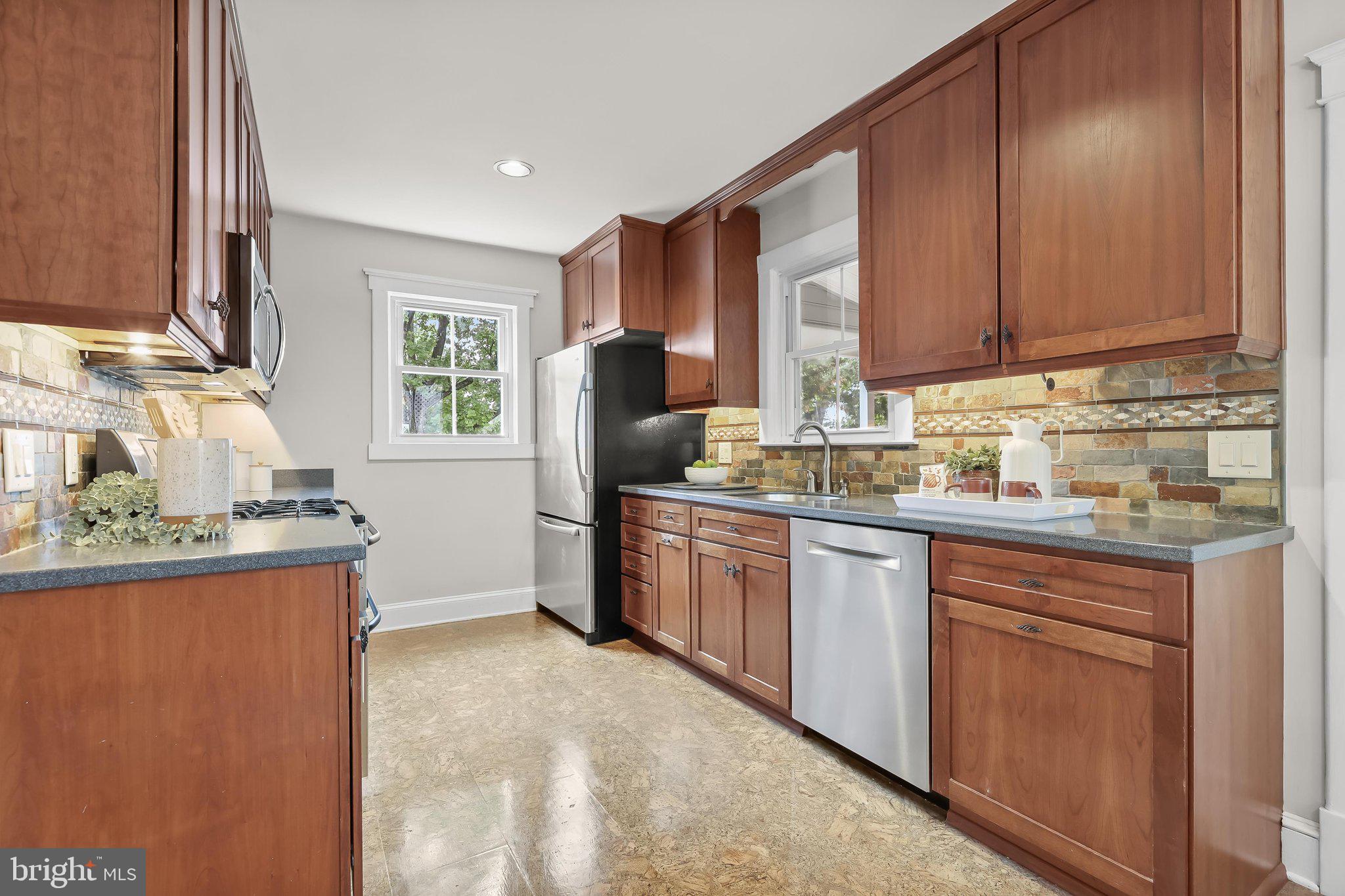 923 Arran Road Baltimore, MD 21239 - Photo 26 of 78 Eat-in Kitchen