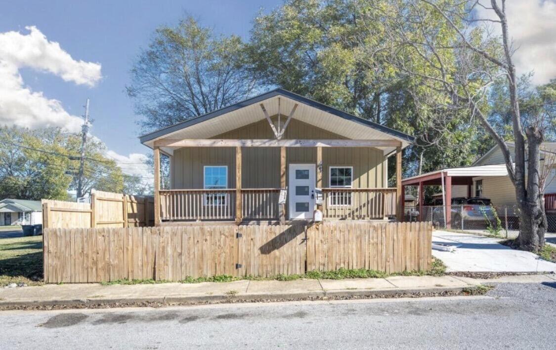 1903 Sharp Street Chattanooga, TN 37404 - Photo 2 of 14 IMG_5563