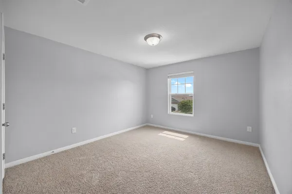 $1,600 | 320 Bell Rings Drive, Jarrell, TX 76537