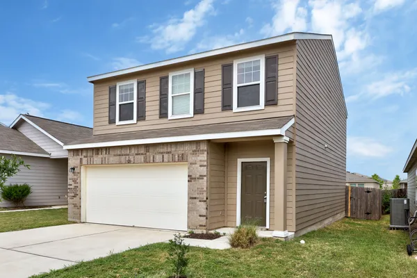 $1,600 | 320 Bell Rings Drive, Jarrell, TX 76537