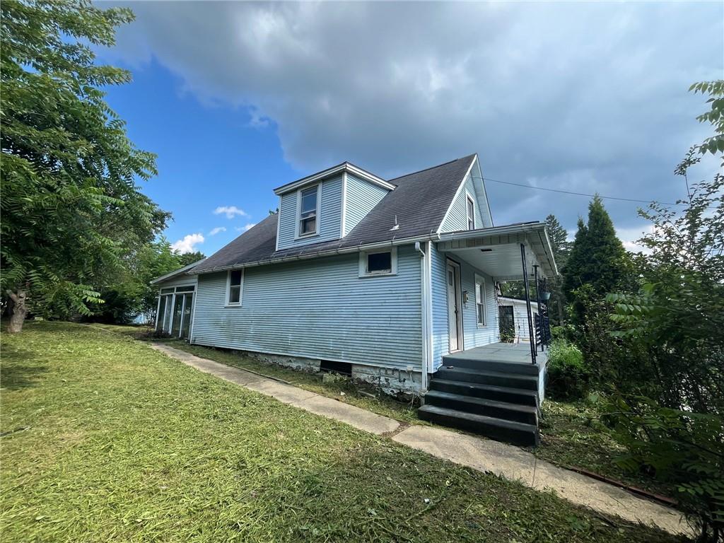 255 Hamilton Avenue Farrell, PA 16121 - Photo 3 of 8