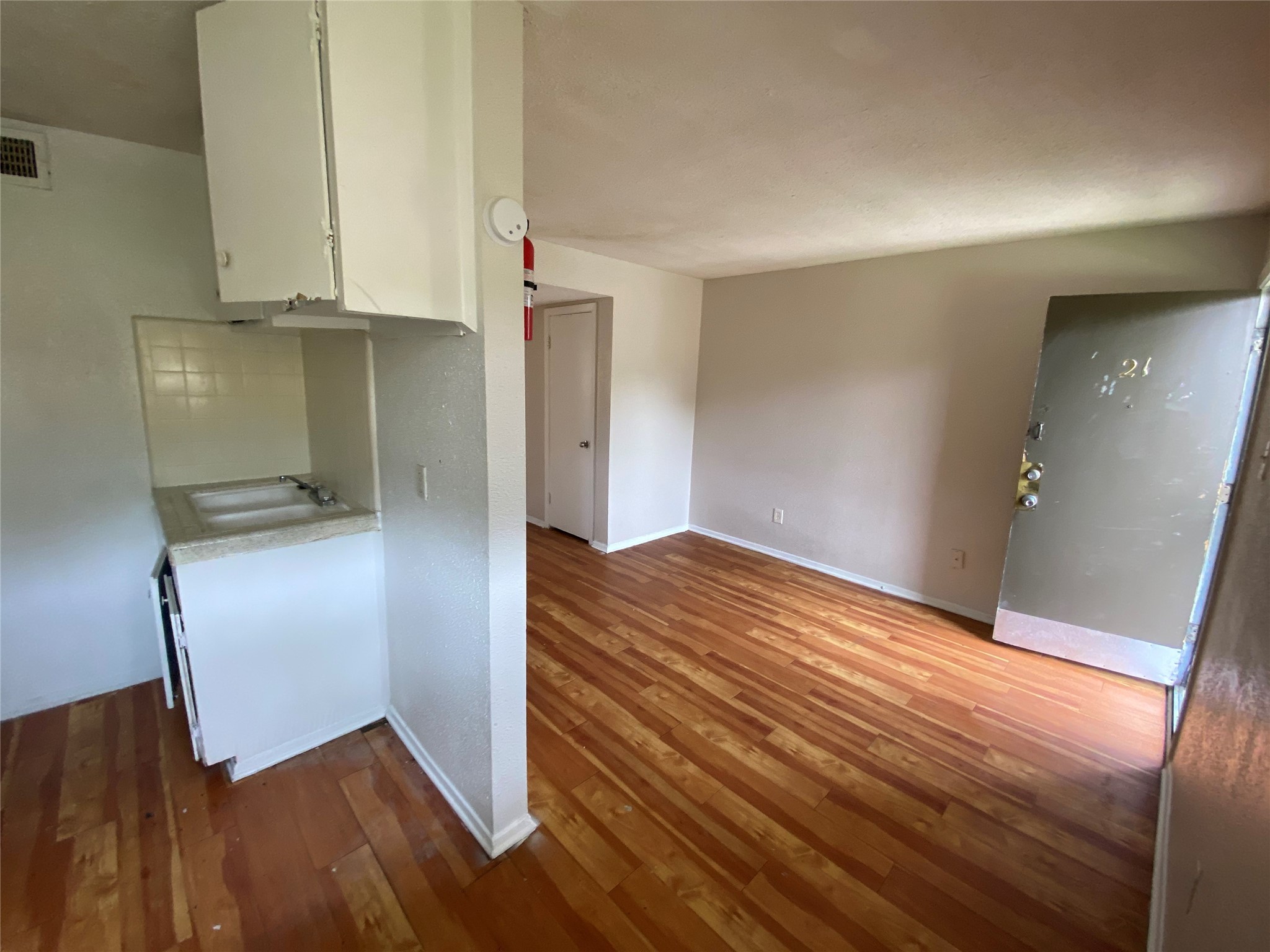 5610 Royal Palms Street, Unit 23 Houston, TX 77021 - Photo 6 of 9