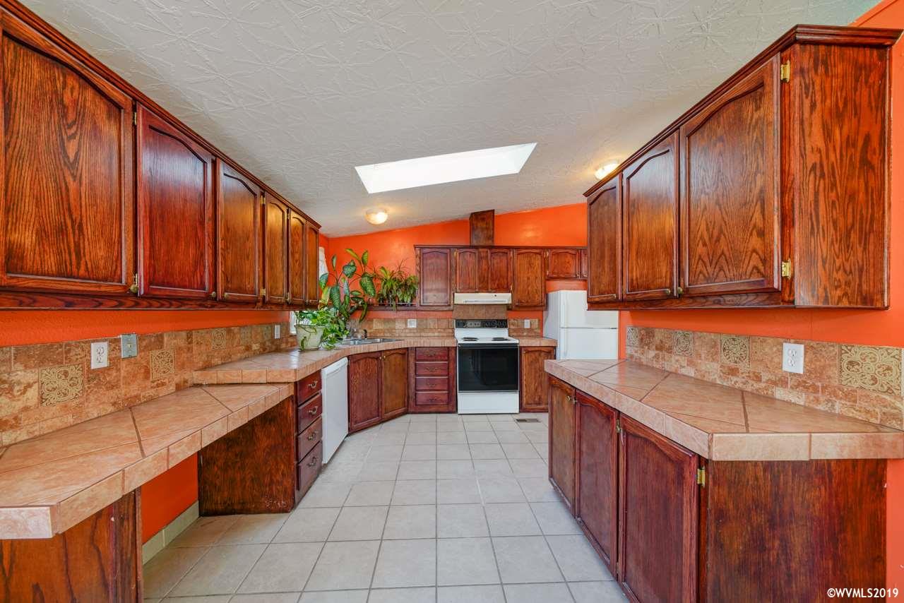 2000 Robins Lane Southeast, Unit 18 Salem, OR 97306 - Photo 8 of 28