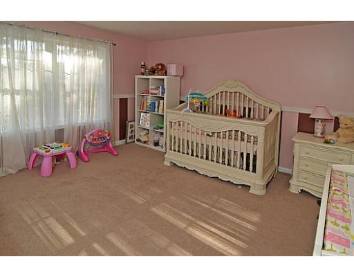 22 Redgate Road Dracut, MA 01826 - Photo 10 of 15 Gallery Image 10