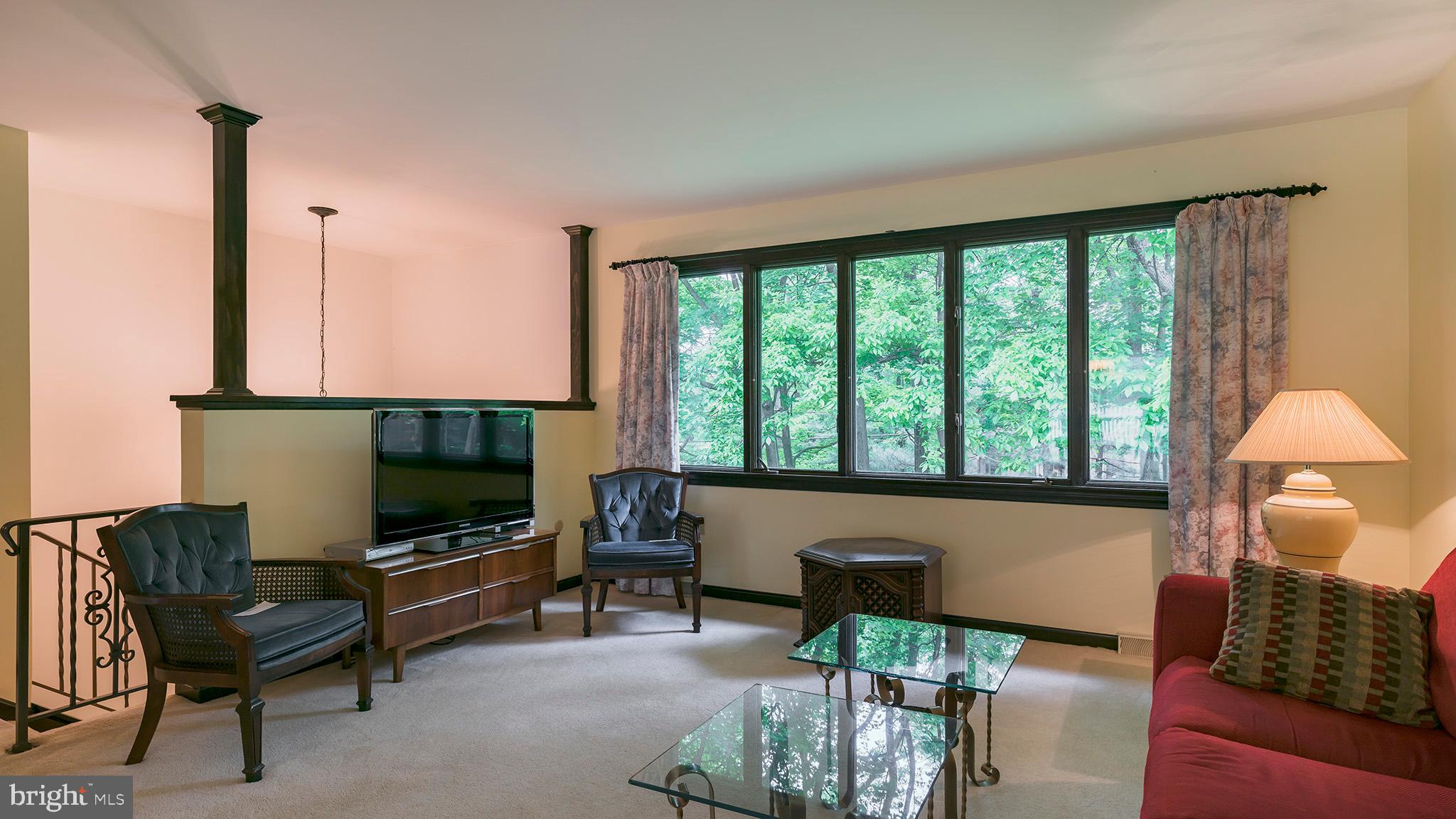2868 Spring Valley Road Lancaster, PA 17601 - Photo 4 of 31 Gallery Image 4