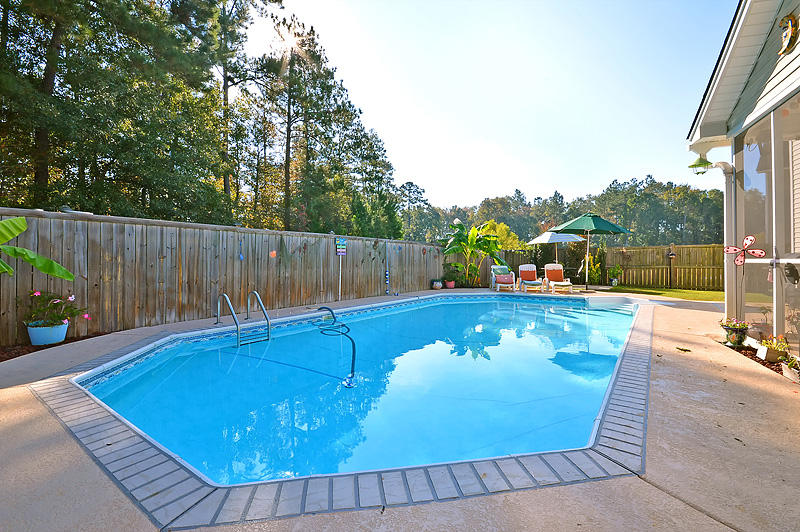 252 Westbrooke Road Summerville, SC 29486 - Photo 8 of 28 Salt water pool=low maintenance