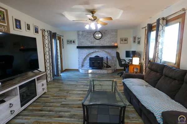 $208,000 | 3514 West 20th Avenue, Emporia, KS 66801