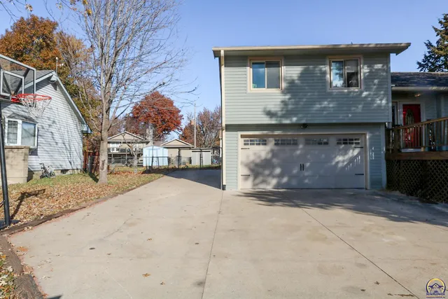 $219,900 | 3514 West 20th Avenue, Emporia, KS 66801