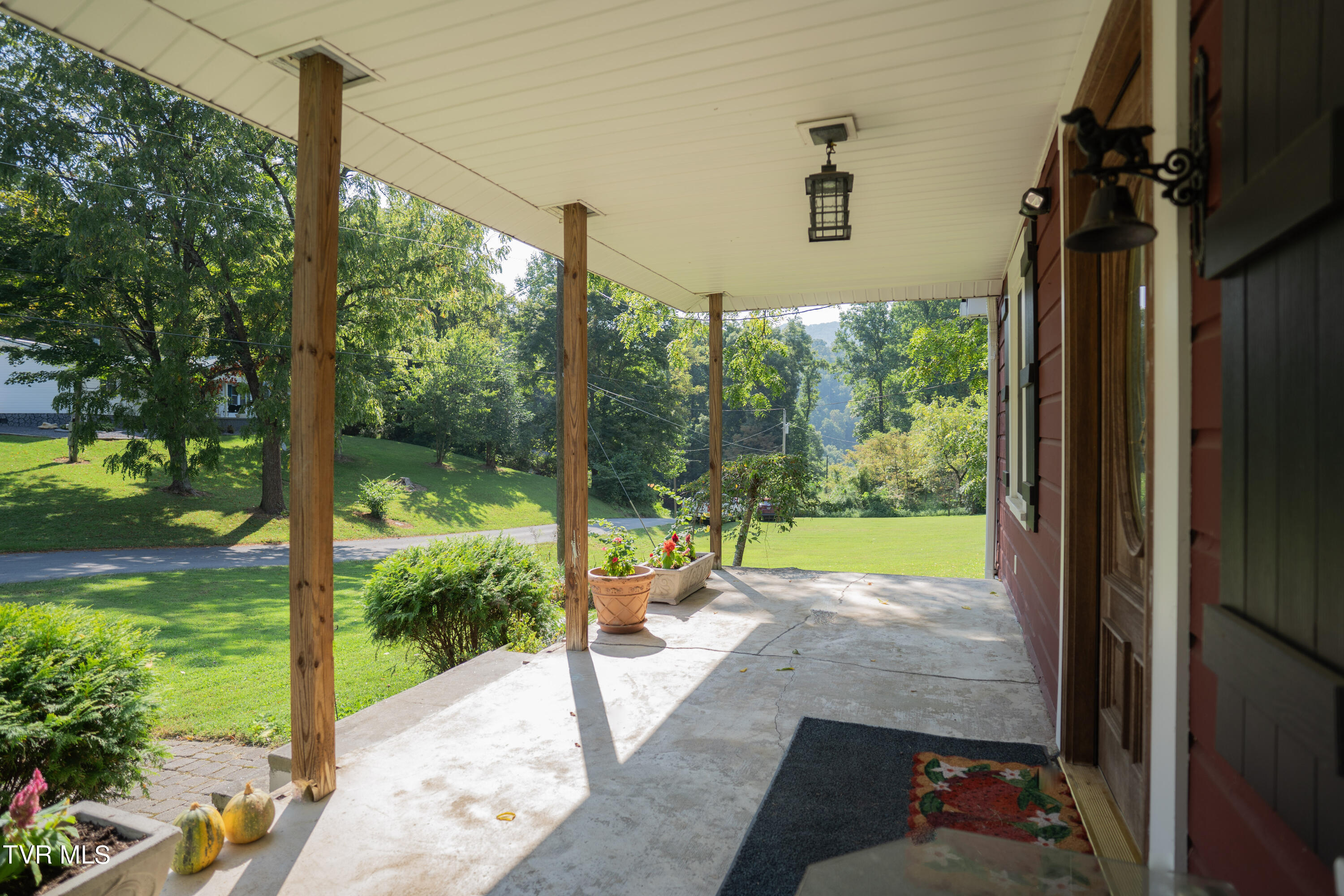 258 Russell Hill Road Elizabethton, TN 37643 - Photo 21 of 33 A-25