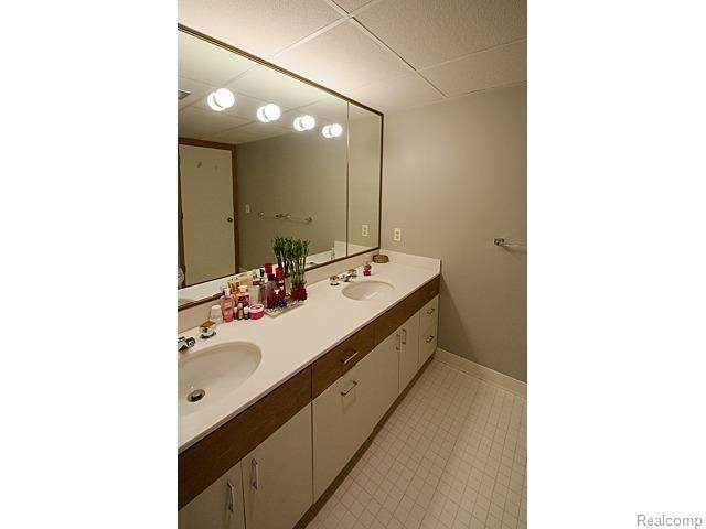 6435 Apple Orchard Lane Rochester Hills, MI 48306 - Photo 63 of 77