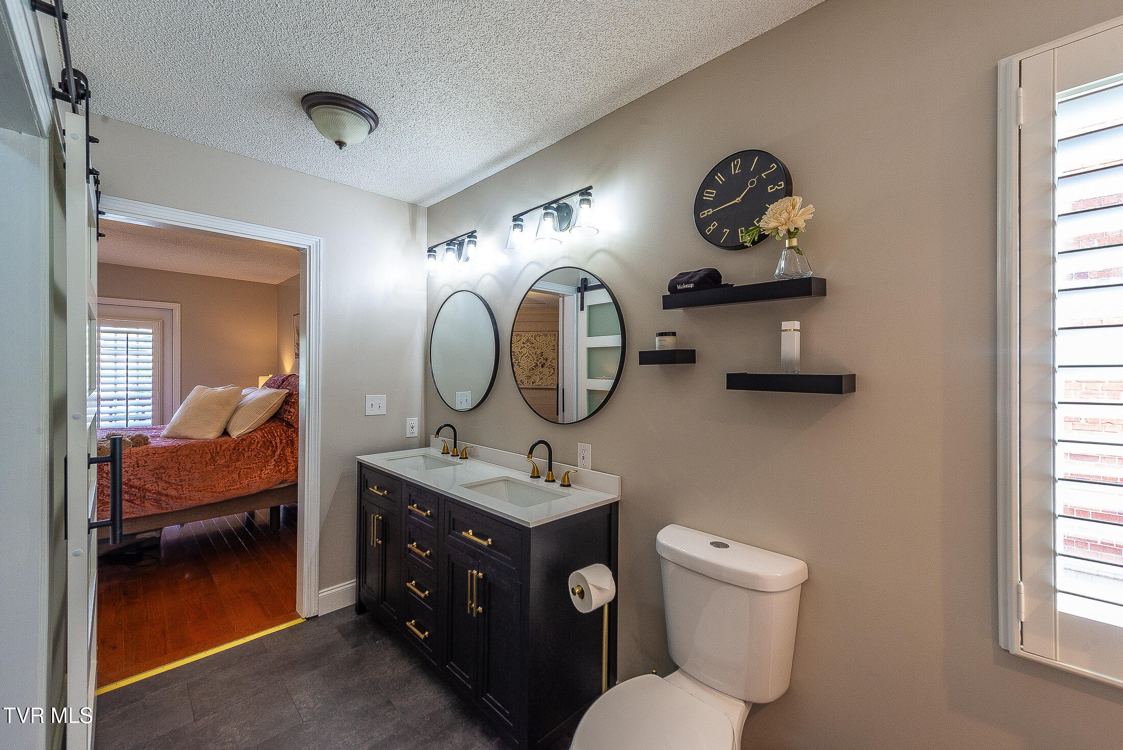168 East Ravine Road, Unit 168 Kingsport, TN 37660 - Photo 19 of 72 primary en suite