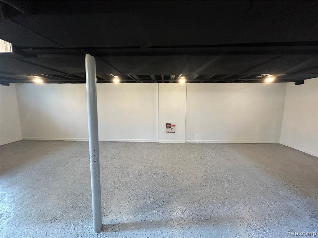 16555 8 Mile Road Eastpointe, MI 48021 - Photo 19 of 24 Gallery Image 19