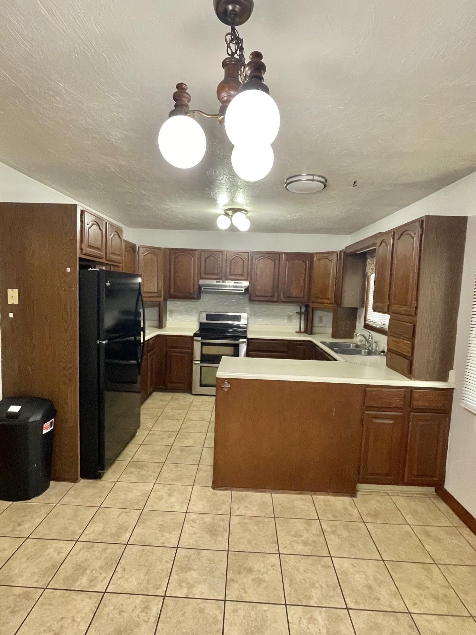 703 Division Owosso, MI 48867 - Photo 9 of 28