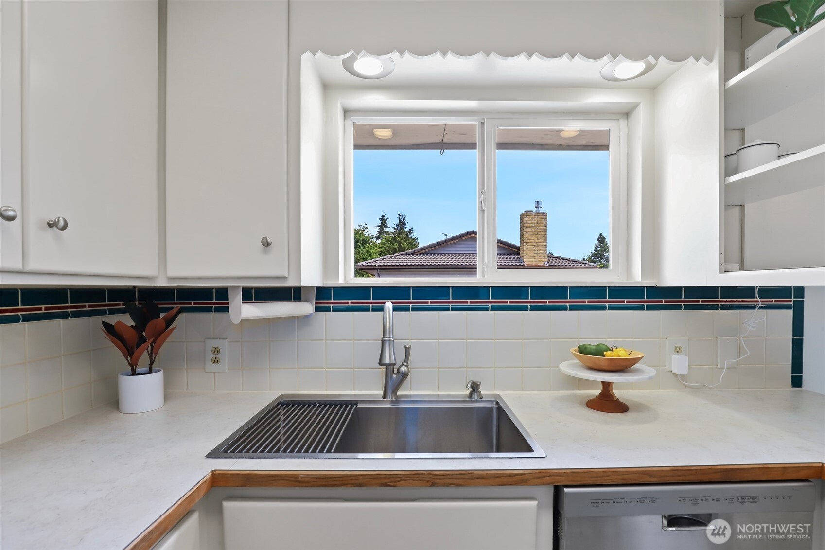 2402 Union Avenue Northeast Renton, WA 98059 - Photo 10 of 32 Gallery Image 10