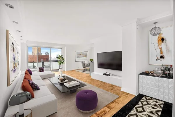$1,525,000 | 300 East 40th Street, Unit 32K | Murray Hill