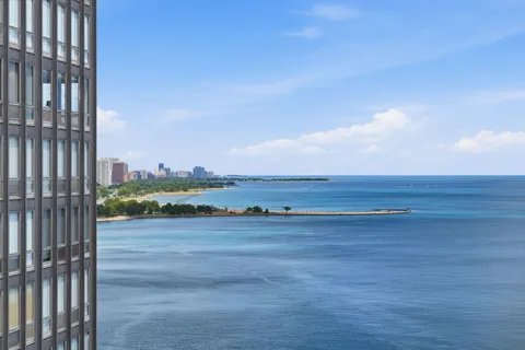 $495,000 | 860 North Lake Shore Drive, Unit 21K, Chicago, IL 60611