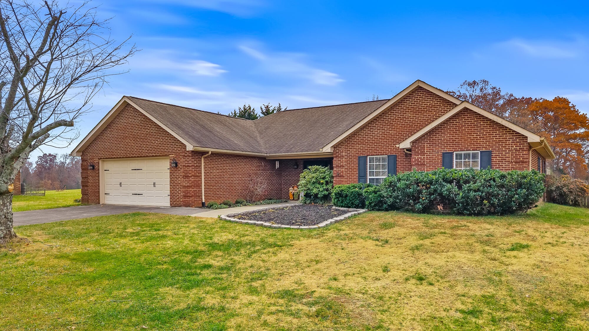 5545 J Riley W Drive Greenback, TN 37742 - Photo 1 of 37