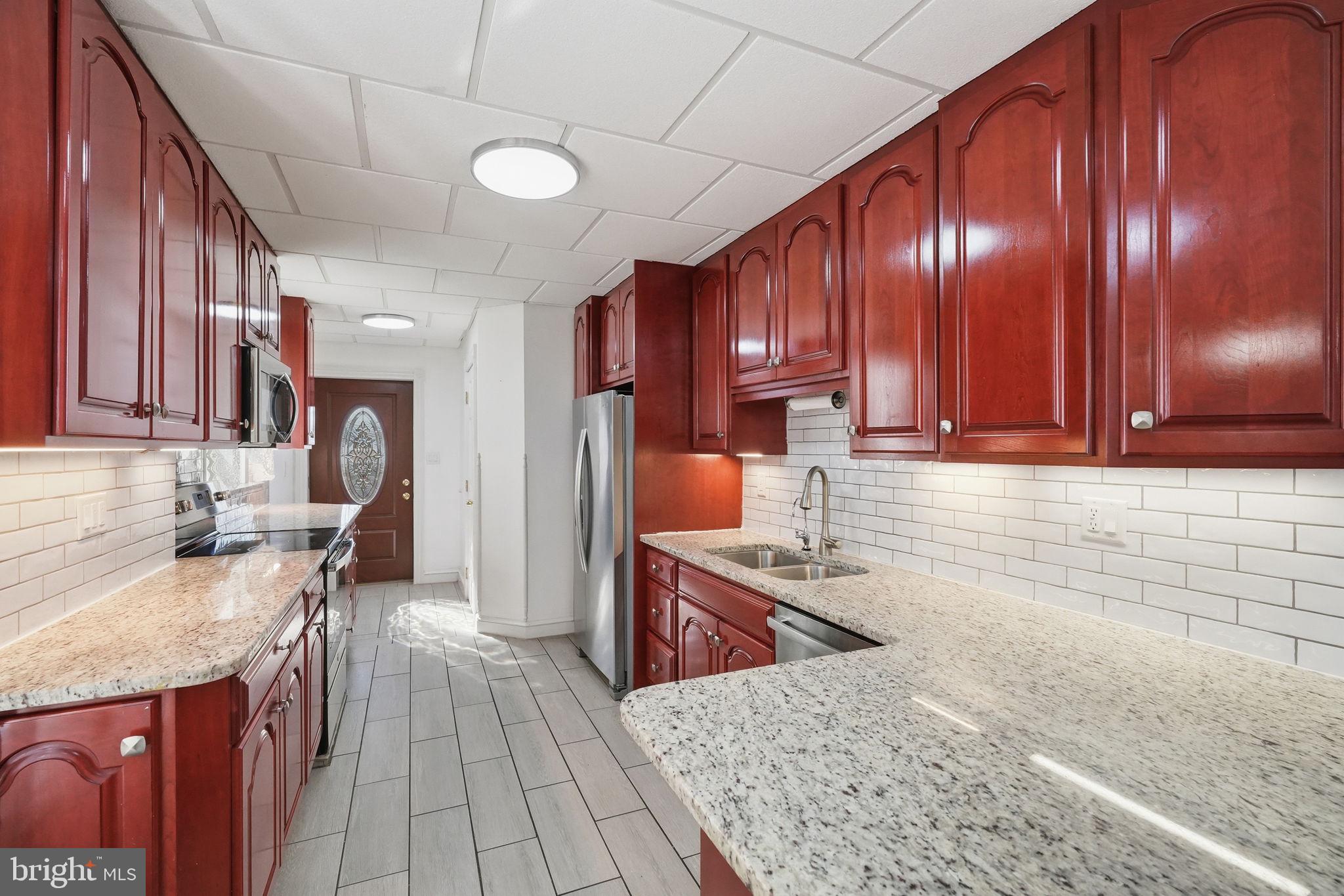 1232 Locust Street Reading, PA 19604 - Photo 17 of 46