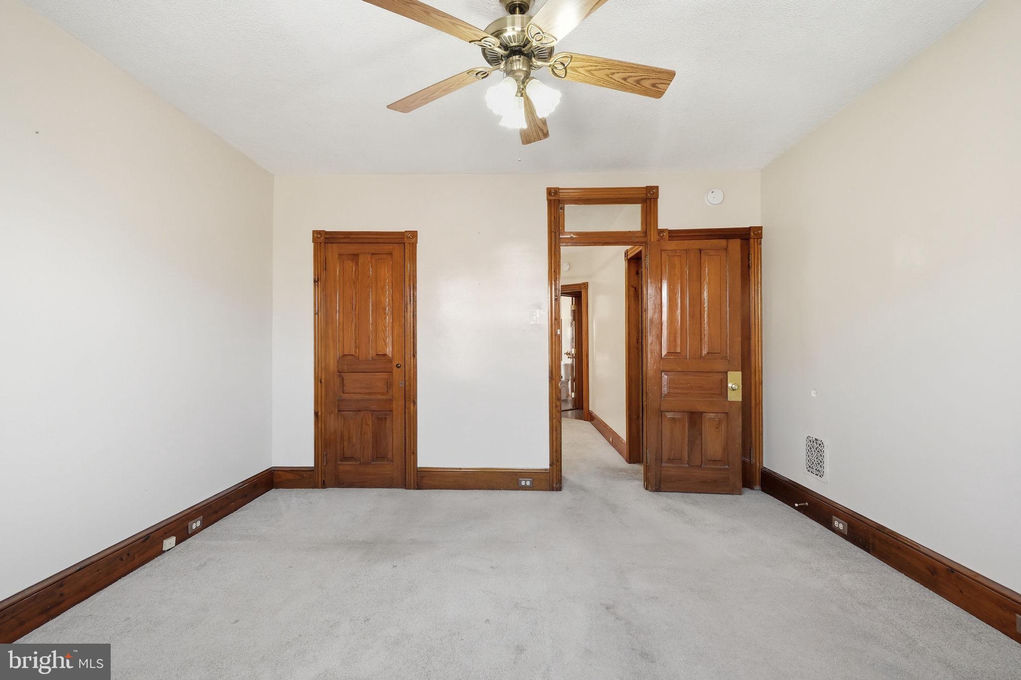 1232 Locust Street Reading, PA 19604 - Photo 33 of 46