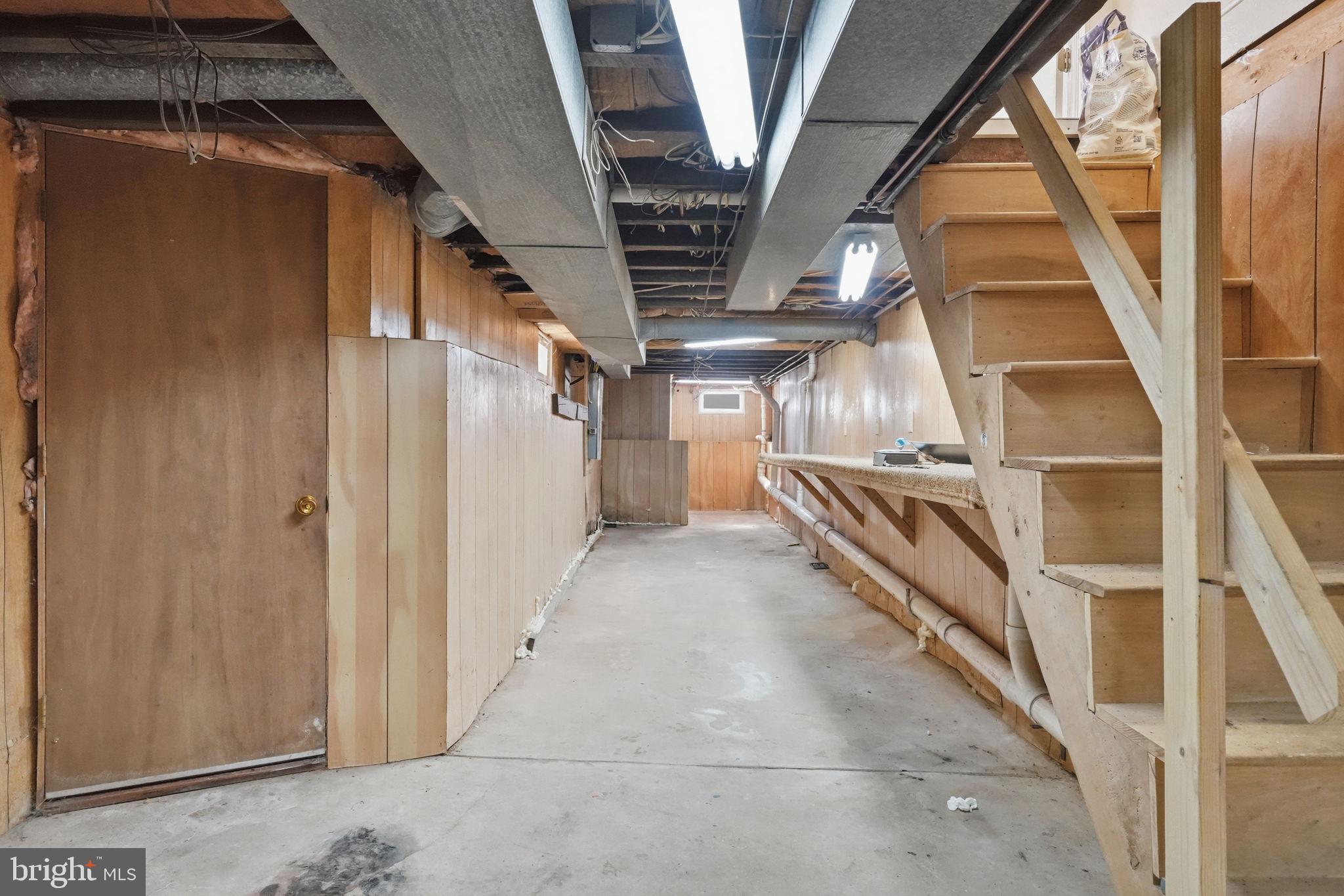 1232 Locust Street Reading, PA 19604 - Photo 40 of 46