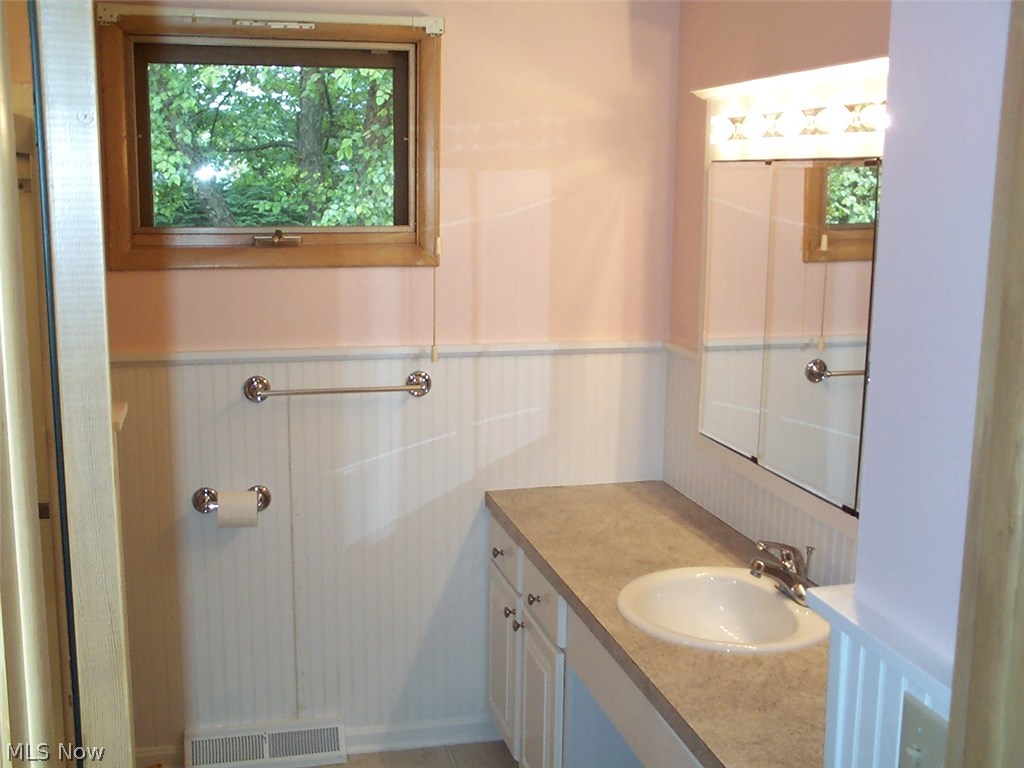 1142 Gulf Road Elyria, OH 44035 - Photo 11 of 23 Gallery Image 11