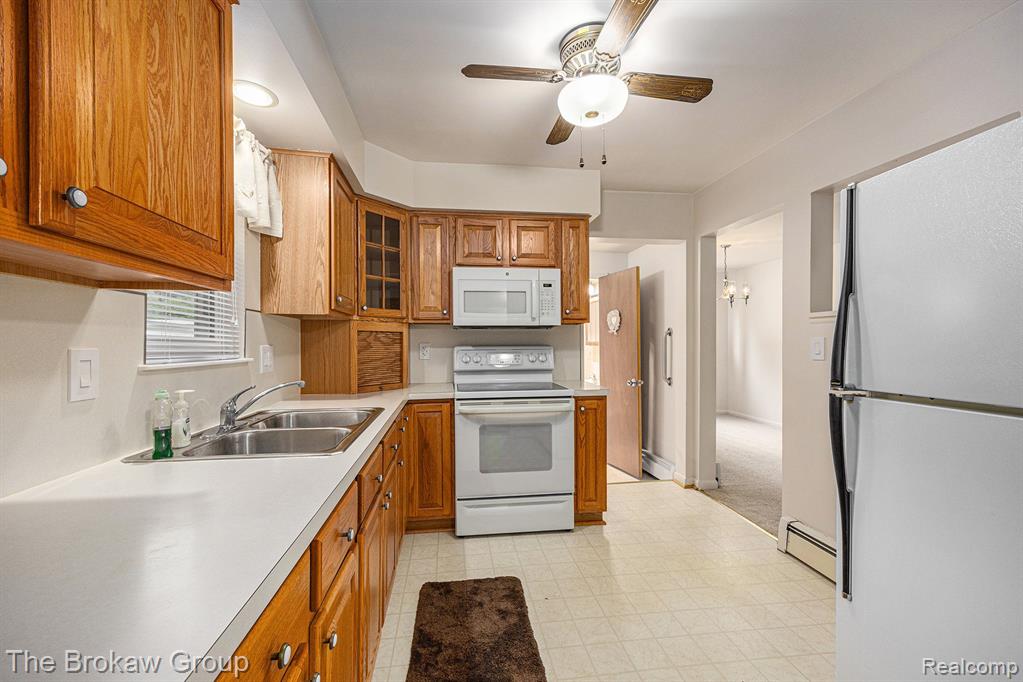 2724 Harrison Avenue Rochester Hills, MI 48307 - Photo 9 of 20
