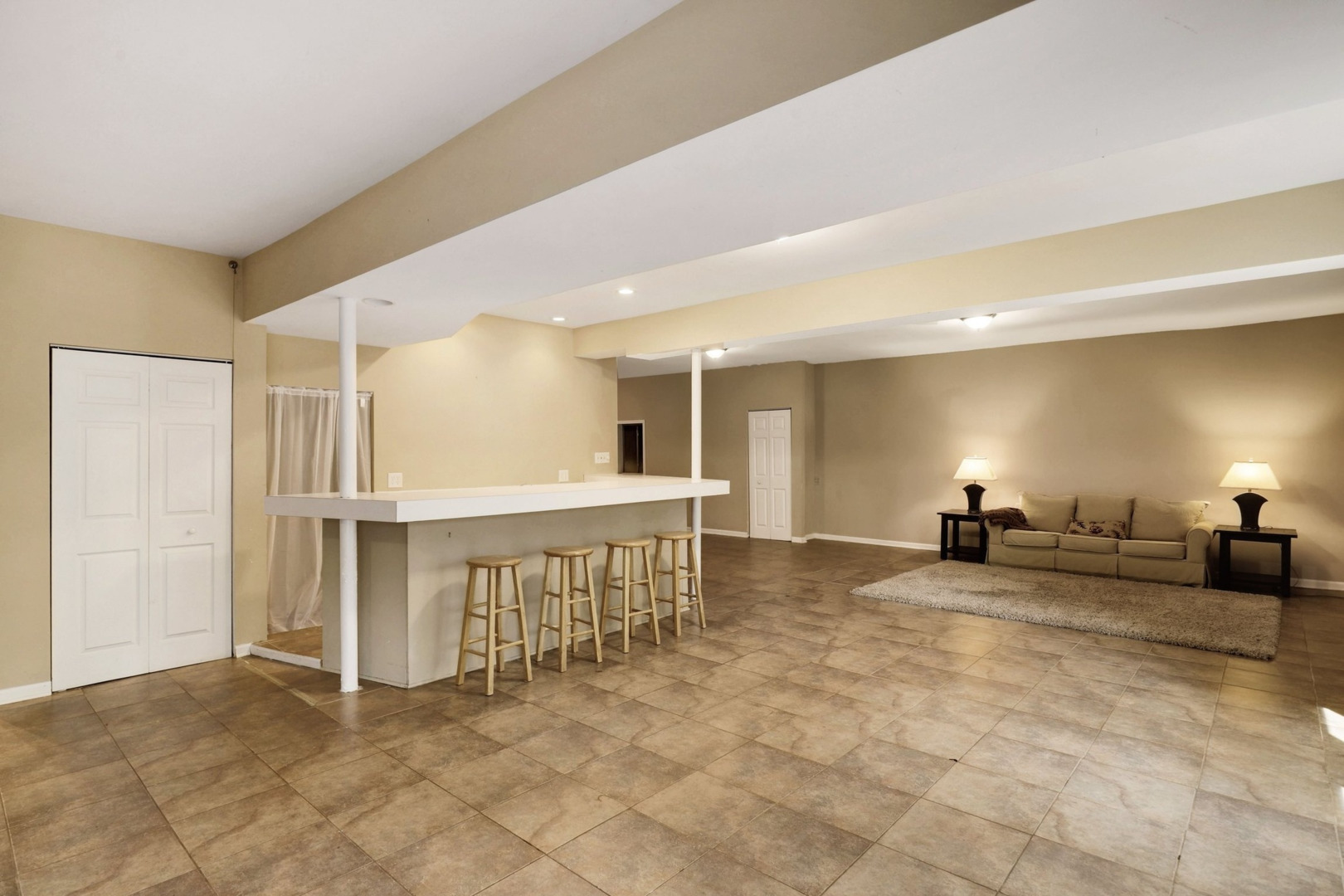 1010 South Summit Street Barrington, IL 60010 - Photo 31 of 48 a view of a room with gym equipment