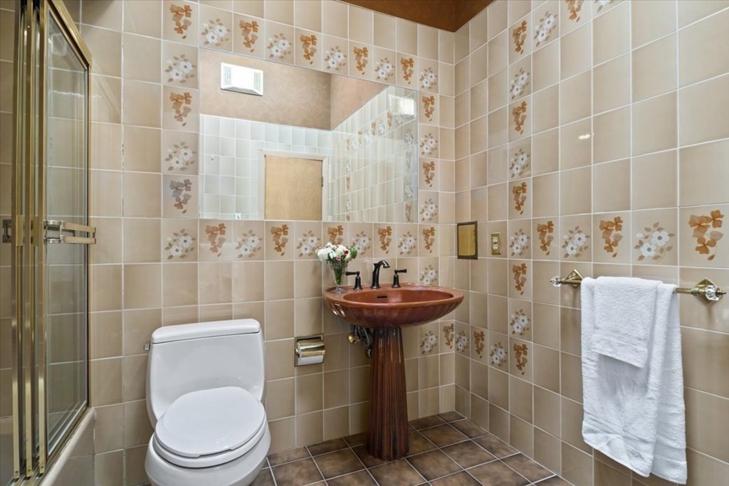 95 Esty Farm Road Newton, MA 02459 - Photo 14 of 41