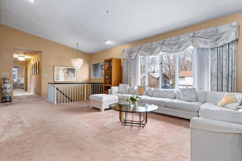 95 Esty Farm Road Newton, MA 02459 - Photo 4 of 41