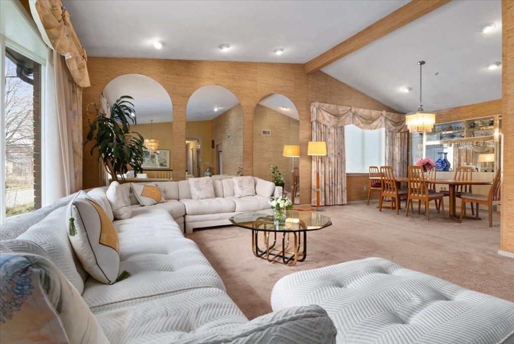 95 Esty Farm Road Newton, MA 02459 - Photo 5 of 41