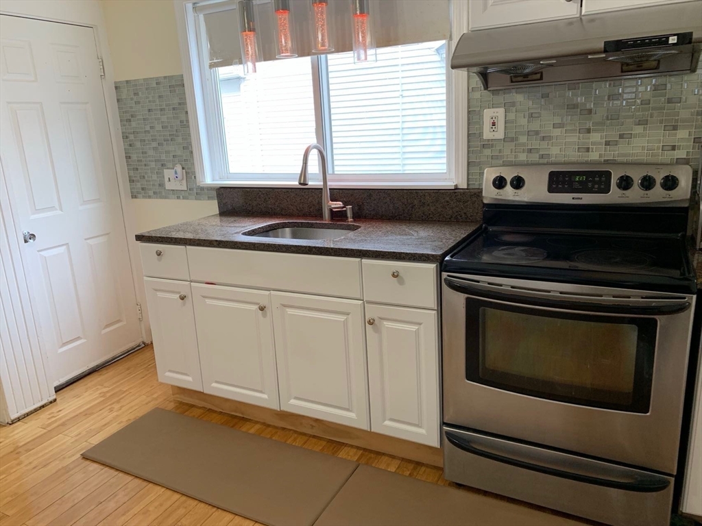 292 Billings Road Quincy, MA 02170 - Photo 4 of 20