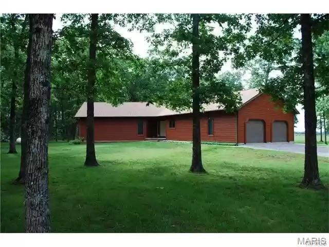 18973 Dixon Road Licking, MO 65542 - Photo 2 of 15