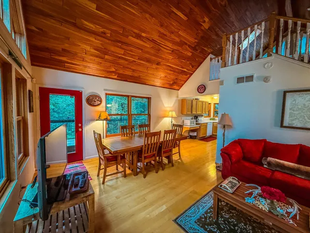 $850,000 | 2740 Christianson Hill Road, Houston, MN 55943