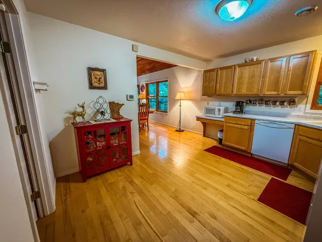 $850,000 | 2740 Christianson Hill Road, Houston, MN 55943