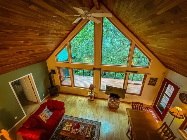 $850,000 | 2740 Christianson Hill Road, Houston, MN 55943